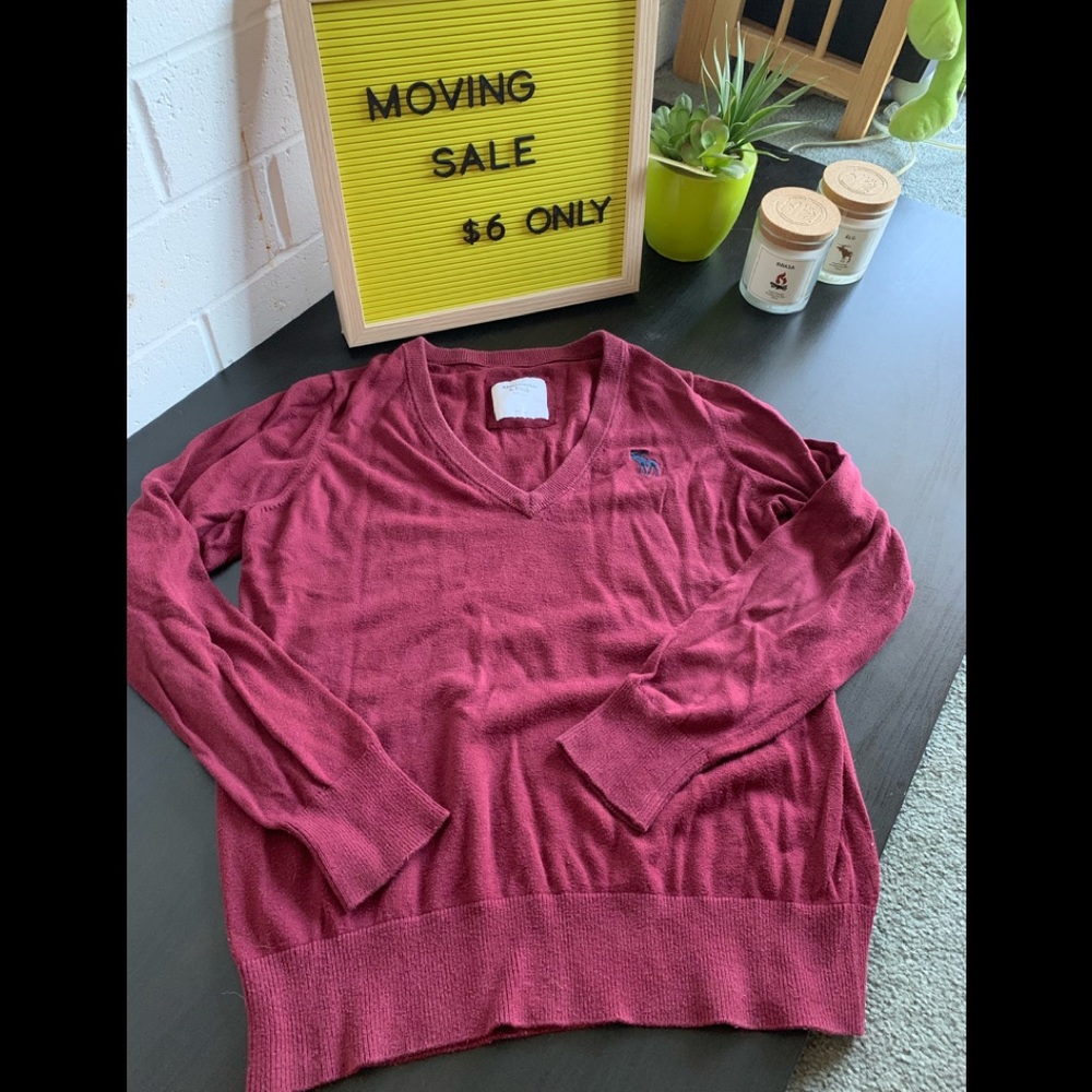 📦MOVING SALE ABERCROMBIE maroon sweater size L📦